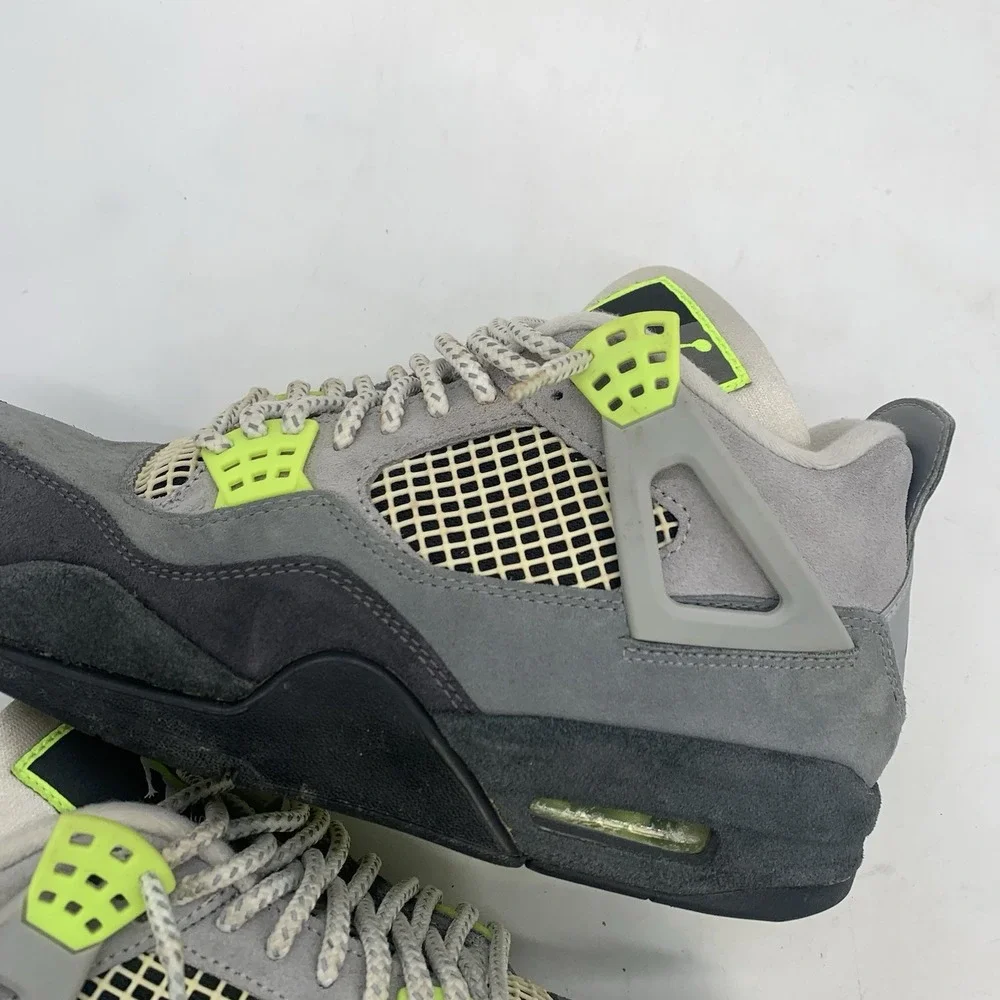 Jordan 4 Retro SE Mid Neon 95 Mens 8 Used Jordan 4 NEON Flaws Suede No Creases
